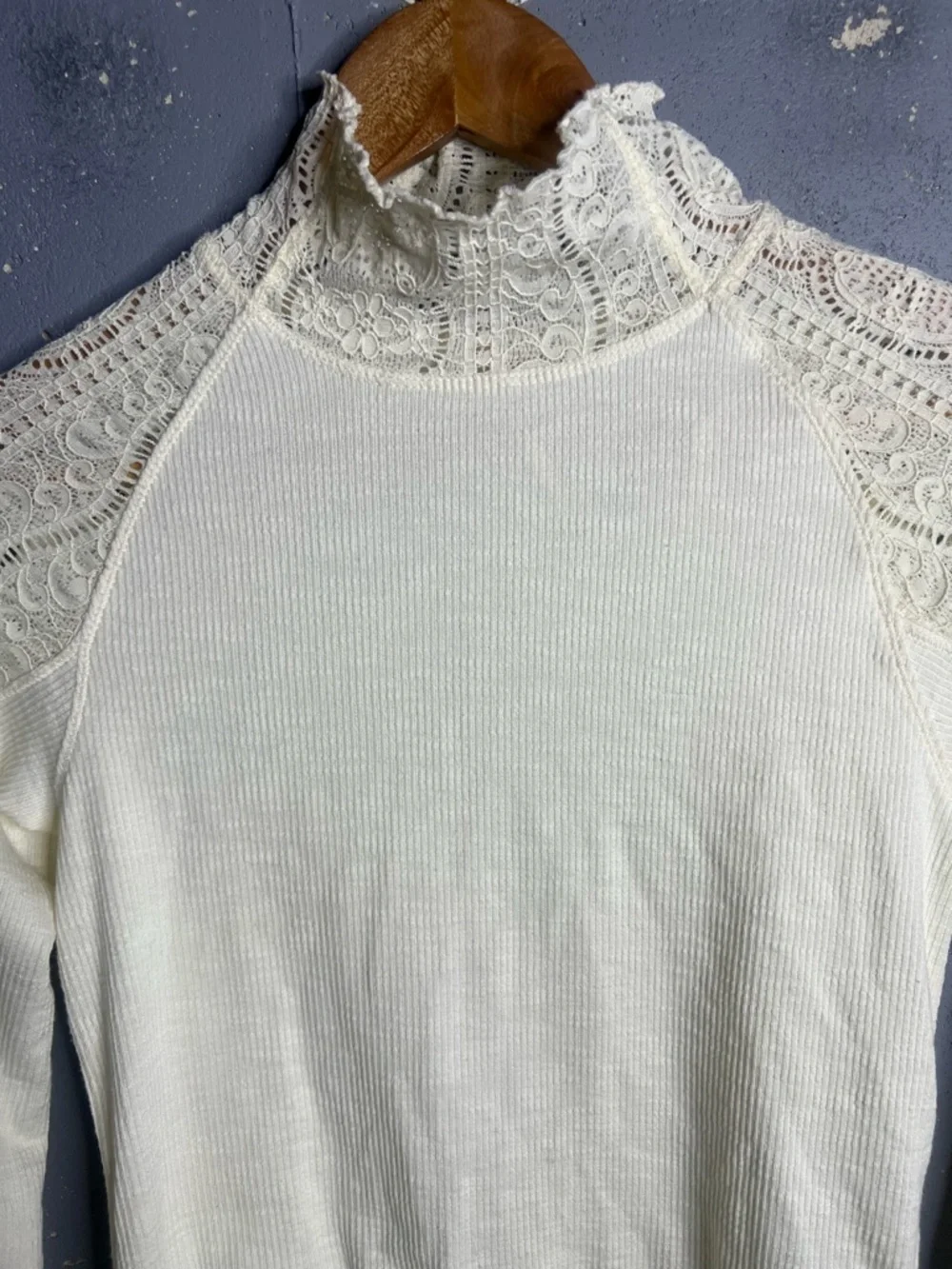 Free People Freddie Lace Rib Mock Neck Top .size Medium